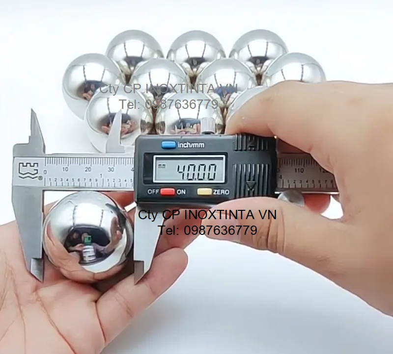 Các viên bi thép đặc cạnh thước kẹp